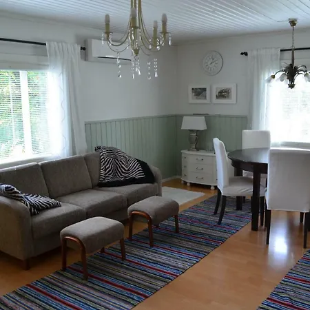 Huvilat Luntinmäen Omakotitalo