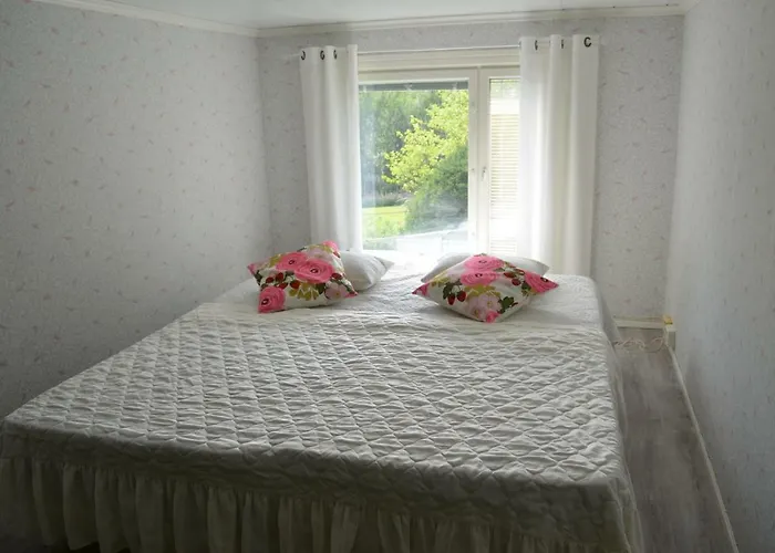 别墅 Luntinmaeen Omakotitalo